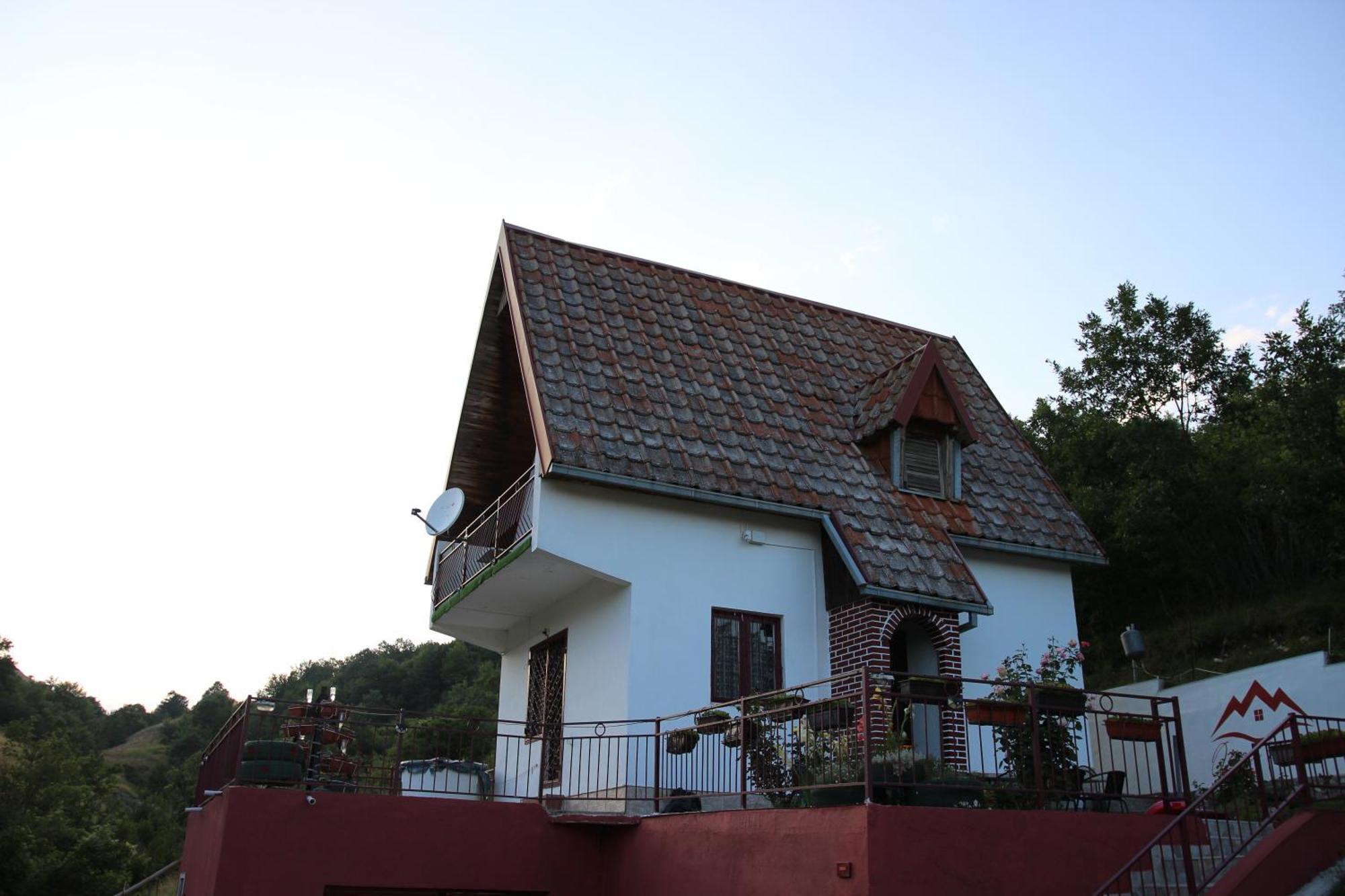 Villa Vikendica Oaza mira Gacko Exterior foto