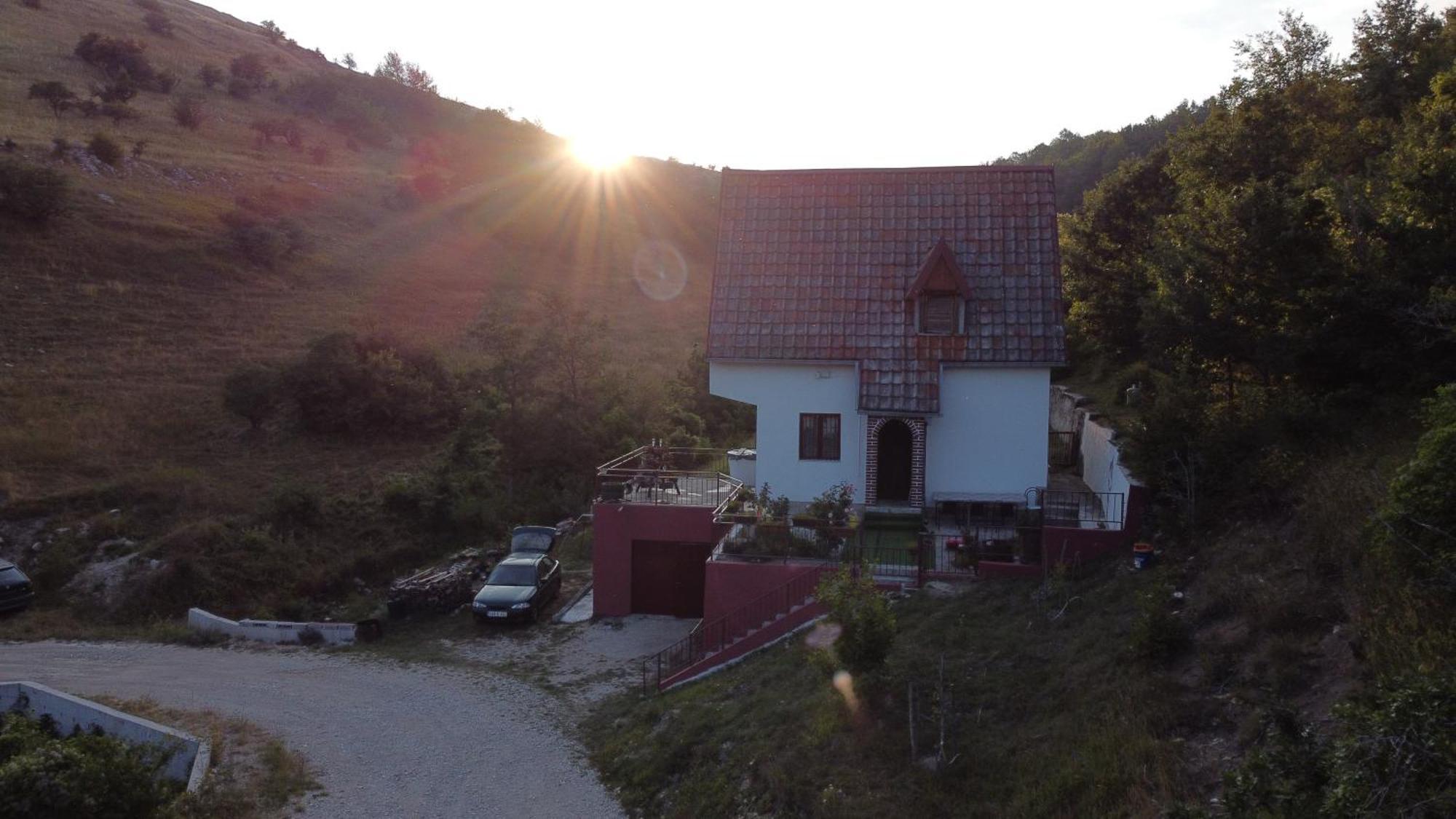 Villa Vikendica Oaza mira Gacko Exterior foto